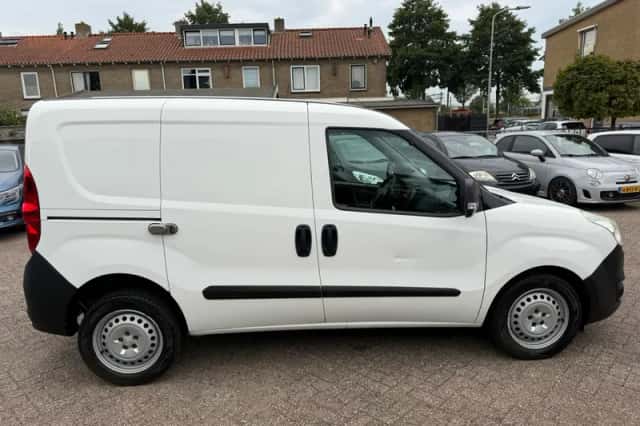 Opel Combo (2016) thumbnail 6