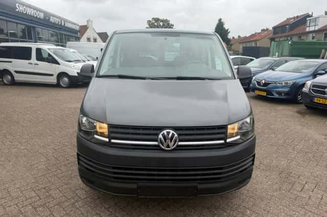 Volkswagen Transporter (2016) thumbnail 5