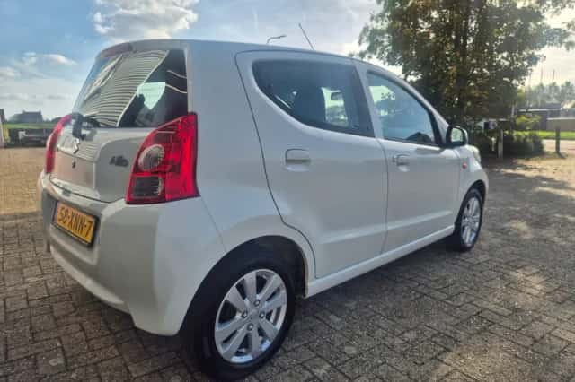 Suzuki Alto (2012) thumbnail 4
