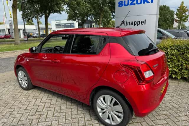 Suzuki Swift (2020) thumbnail 2