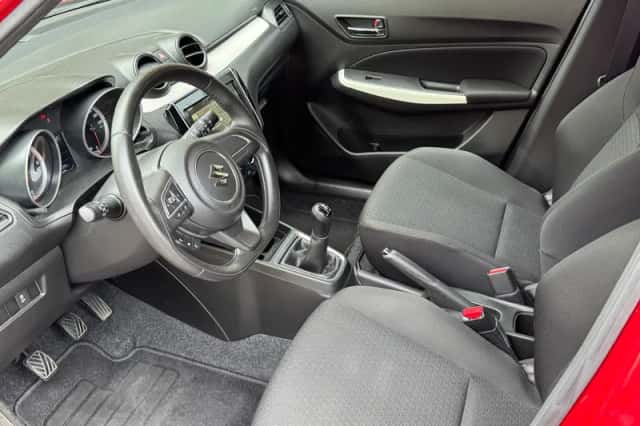 Suzuki Swift (2020) thumbnail 3