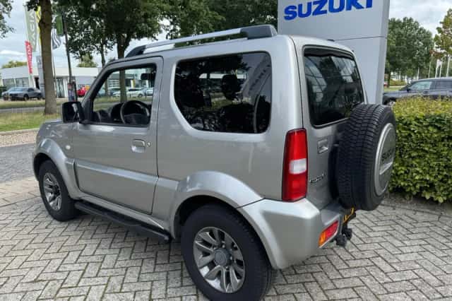 Suzuki JIMNY (2016) thumbnail 2