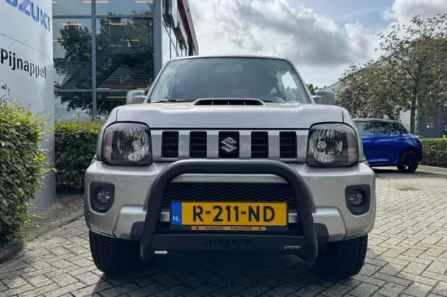Suzuki JIMNY (2016) thumbnail 4