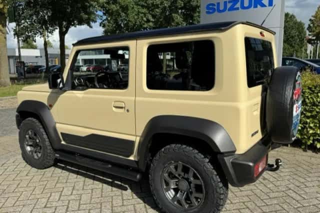 Suzuki JIMNY (2020) thumbnail 2
