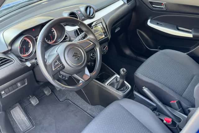 Suzuki Swift (2019) thumbnail 3