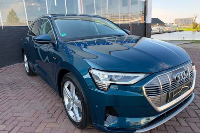 Audi e-tron (2019) thumbnail 3