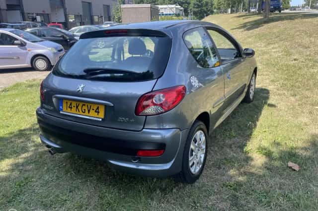 Peugeot 206 (2009) thumbnail 5
