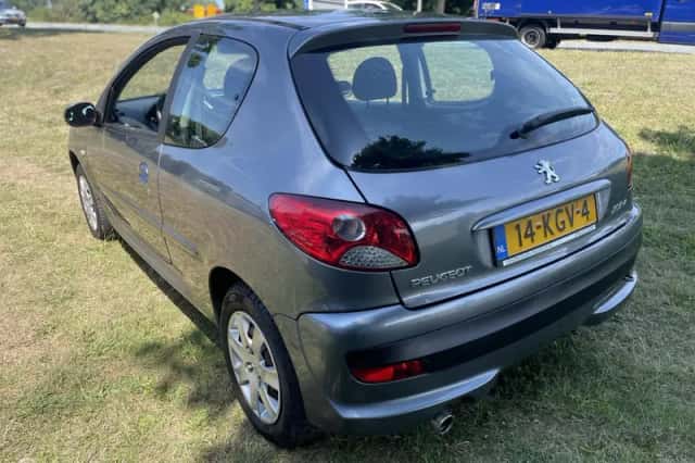 Peugeot 206 (2009) thumbnail 6