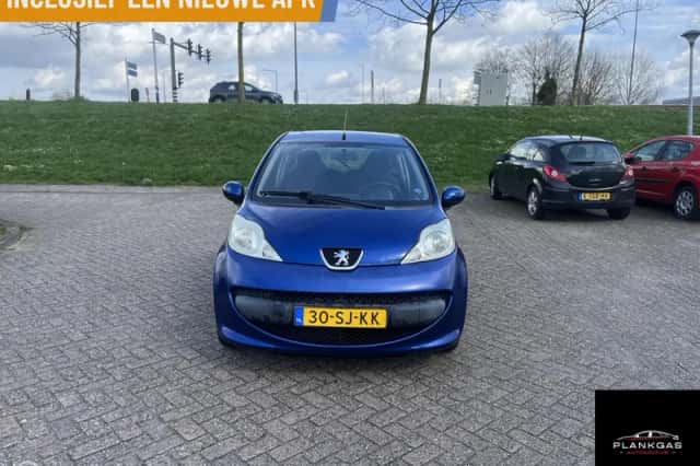 Peugeot 107 (2006) thumbnail 2