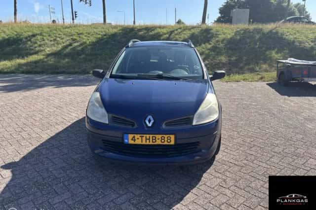 Renault Clio (2008) thumbnail 2