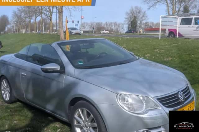 Volkswagen Eos (2010) thumbnail 3