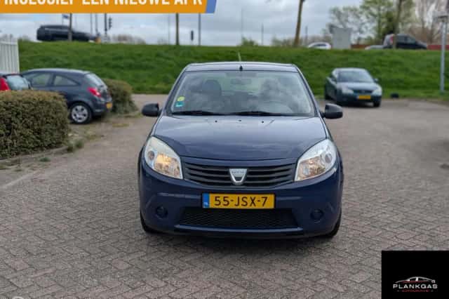 Dacia Sandero (2009) thumbnail 2