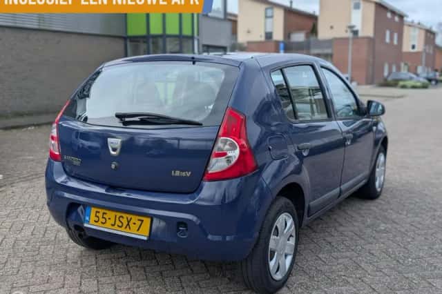 Dacia Sandero (2009) thumbnail 4