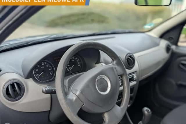 Dacia Sandero (2009) thumbnail 6