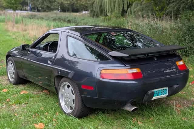 Porsche 928 (1987) thumbnail 4