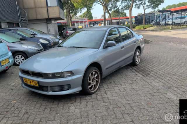 Mitsubishi Galant (2002) thumbnail 1