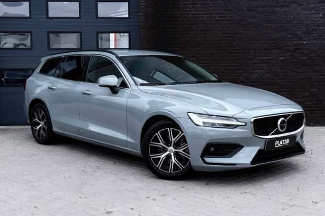 Volvo V60 (2023) thumbnail 2