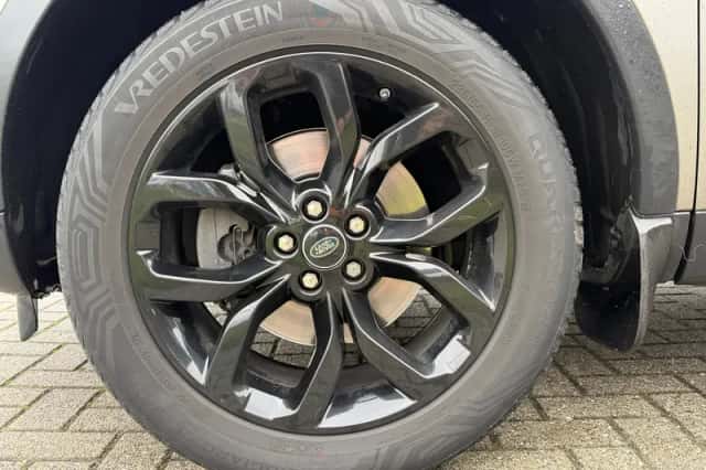 Land Rover Discovery Sport (2019) thumbnail 3