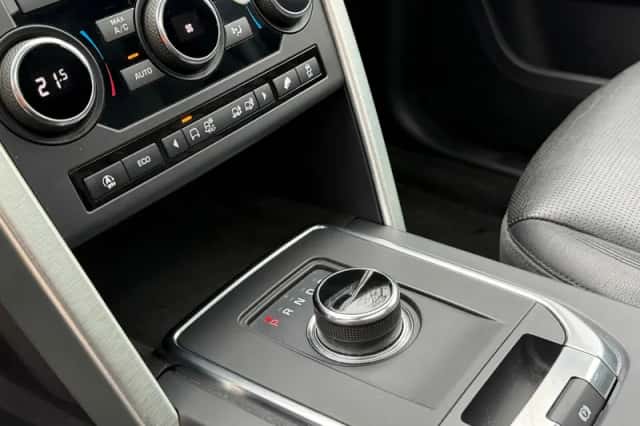 Land Rover Discovery Sport (2019) thumbnail 6