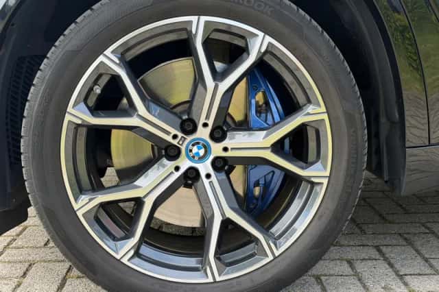 BMW X5 (2019) thumbnail 2