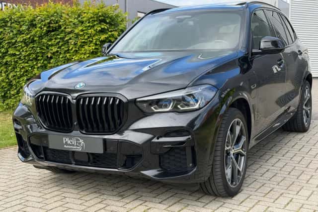 BMW X5 (2021) thumbnail 1