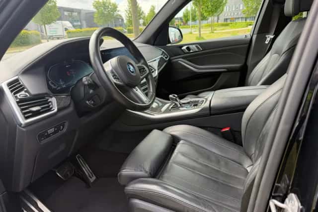 BMW X5 (2021) thumbnail 2
