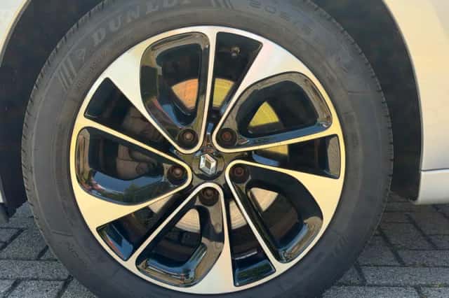 Renault Scénic (2016) thumbnail 2