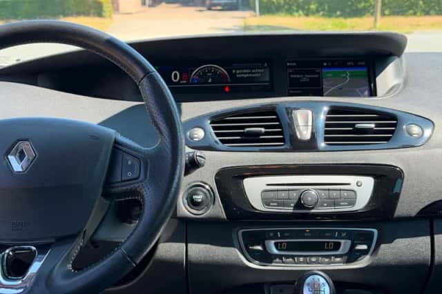 Renault Scénic (2016) thumbnail 6