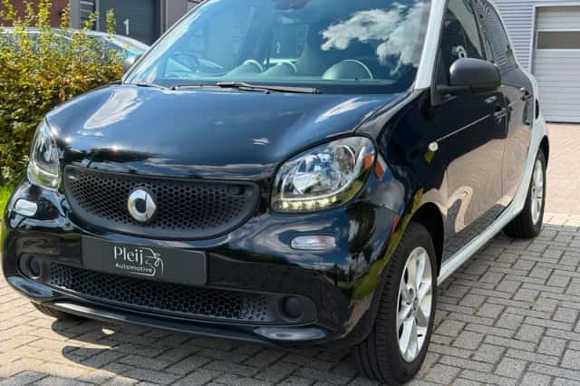 Smart ForFour (2017) thumbnail 1