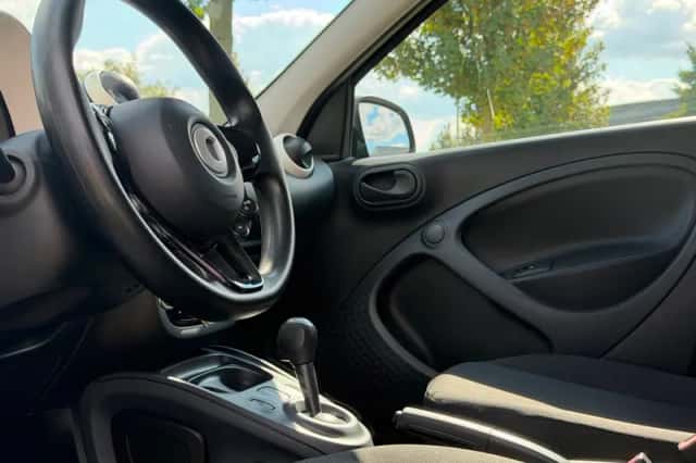 Smart ForFour (2017) thumbnail 3