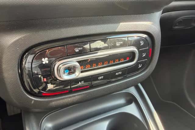 Smart ForFour (2017) thumbnail 6