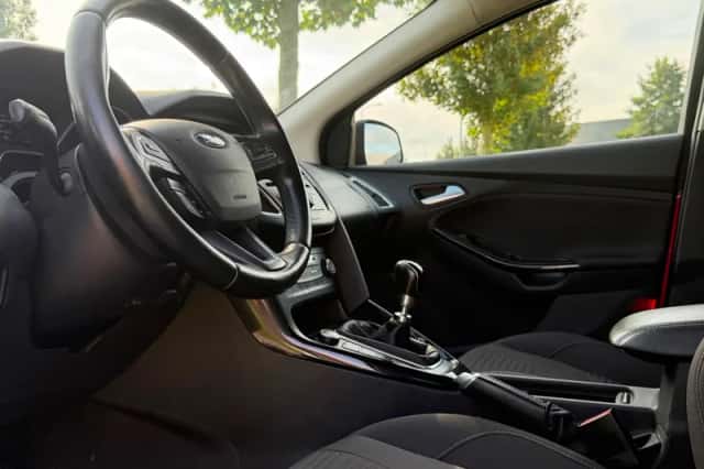 Ford Focus (2017) thumbnail 3
