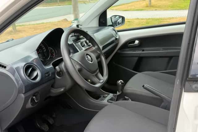 Volkswagen Up! (2018) thumbnail 3