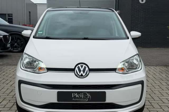 Volkswagen Up! (2018) thumbnail 4