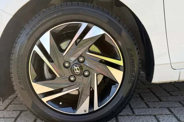 Hyundai i20 (2023) thumbnail 2