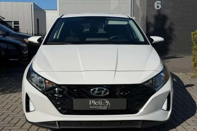 Hyundai i20 (2023) thumbnail 4