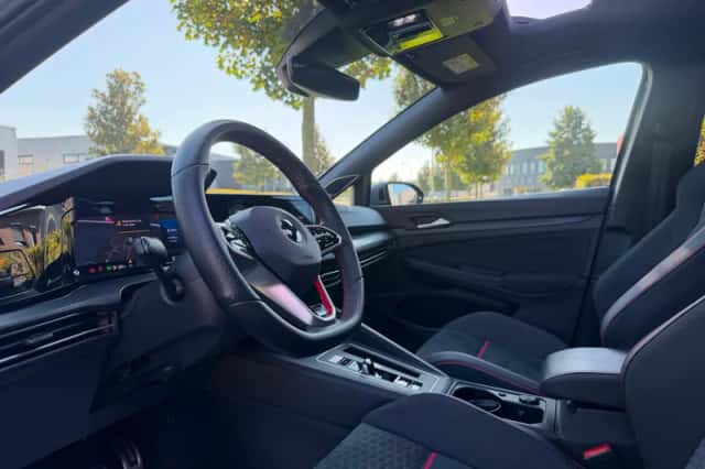 Volkswagen Golf (2022) thumbnail 3