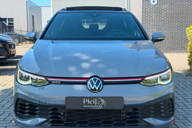 Volkswagen Golf (2022) thumbnail 4
