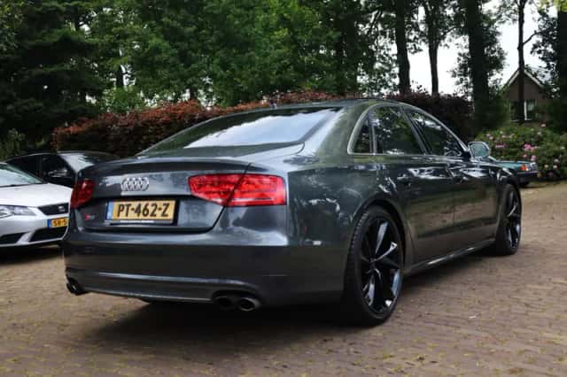 Audi S8 (2012) thumbnail 3