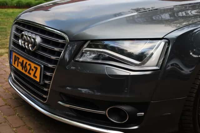 Audi S8 (2012) thumbnail 4