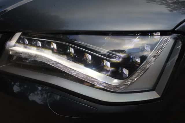Audi S8 (2012) thumbnail 5