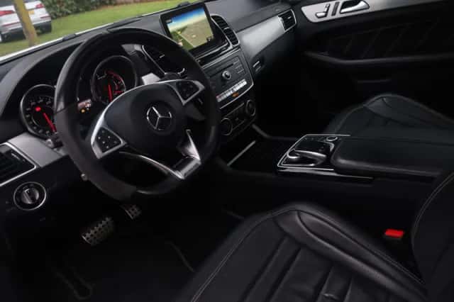Mercedes-Benz GLE-Klasse (2017) thumbnail 2