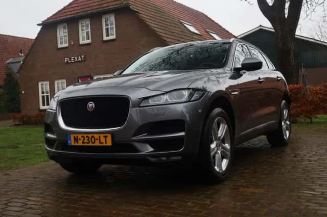 Jaguar F-Pace (2017) thumbnail 1