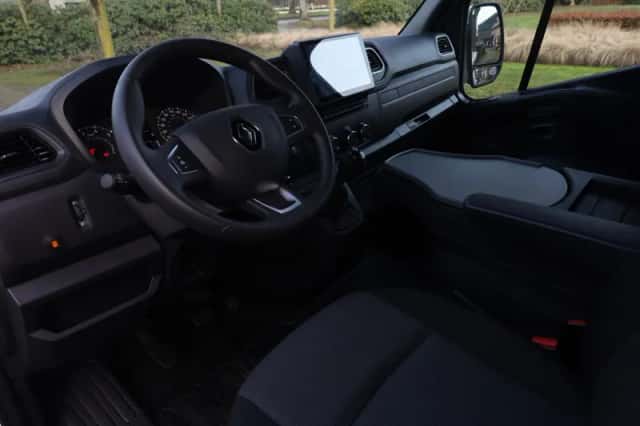 Renault Master (2024) thumbnail 2