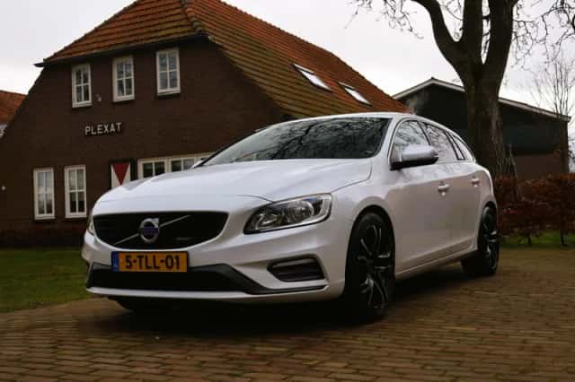 Volvo V60 (2014) thumbnail 1