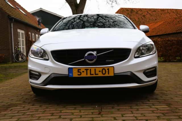 Volvo V60 (2014) thumbnail 5