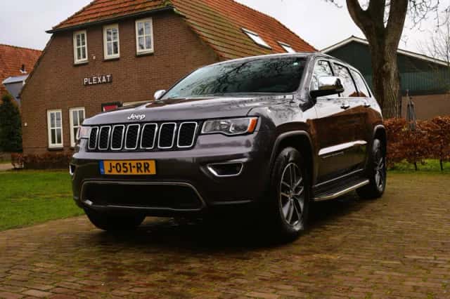 Jeep Grand Cherokee (2017) thumbnail 1