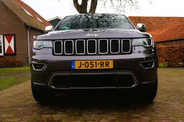 Jeep Grand Cherokee (2017) thumbnail 6