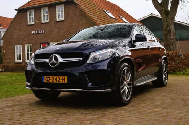 Mercedes-Benz GLE-Klasse (2015) thumbnail 1