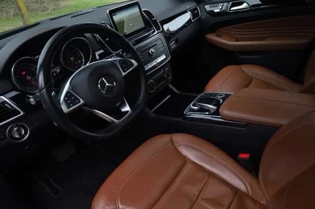 Mercedes-Benz GLE-Klasse (2015) thumbnail 2